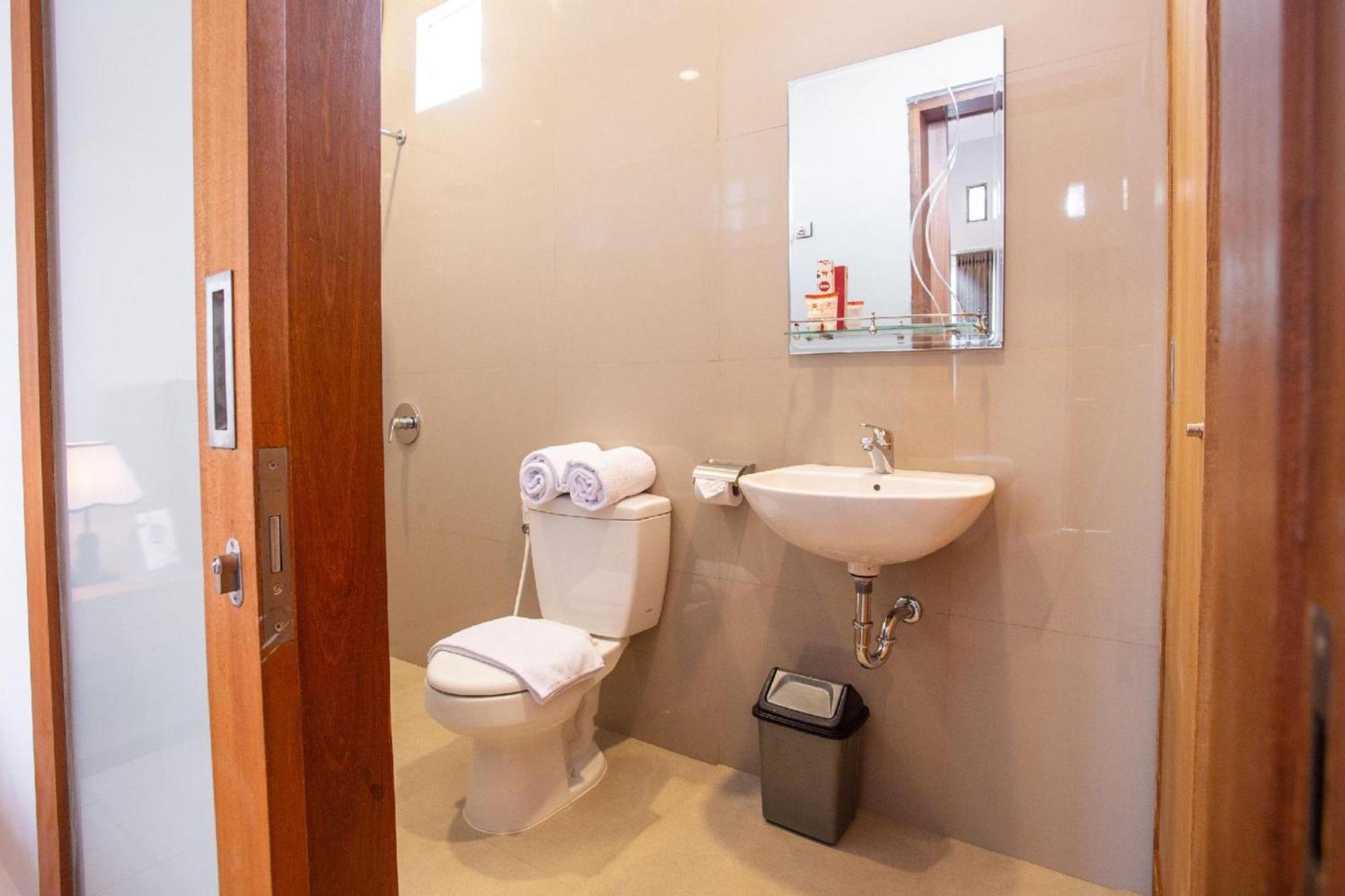 Oyo 1207 Pondok 789 Near Canggu Echo Beach Екстериор снимка